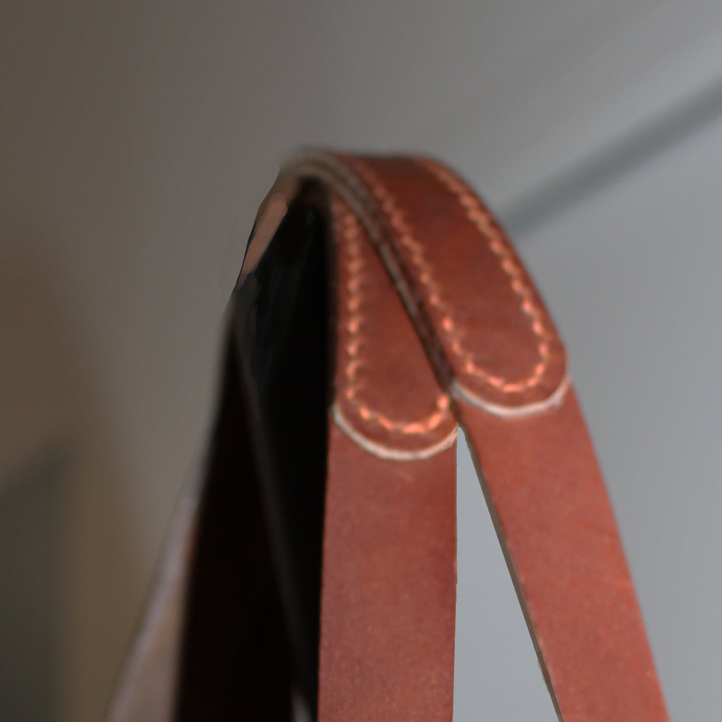 Saphir Tote bag design en toile recyclée bicolore avec poche en cuir bordeau texturé